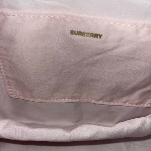 Light pink Burberry makeup/ toiletries pouf! New without tags - Picture 4 of 4